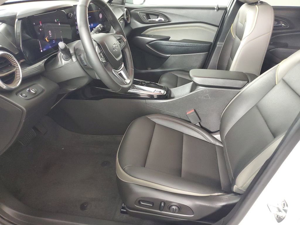 Used 2026 Chevrolet Trax ACTIV image 11