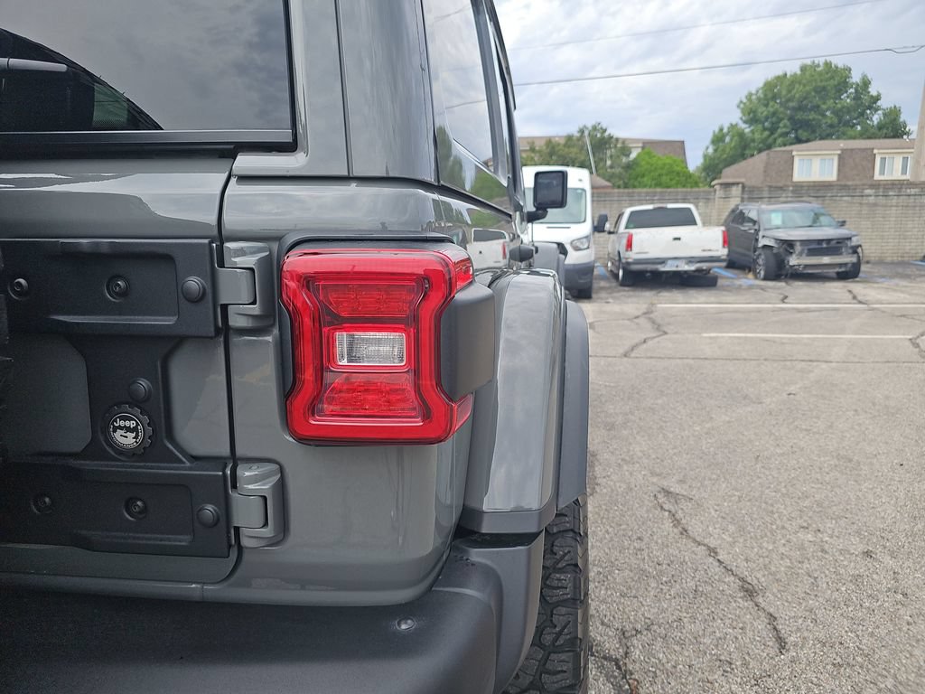 Used 2023 Jeep Wrangler Unlimited Rubicon w/ Xtreme 35 Tire Package AWD/4WD image 33