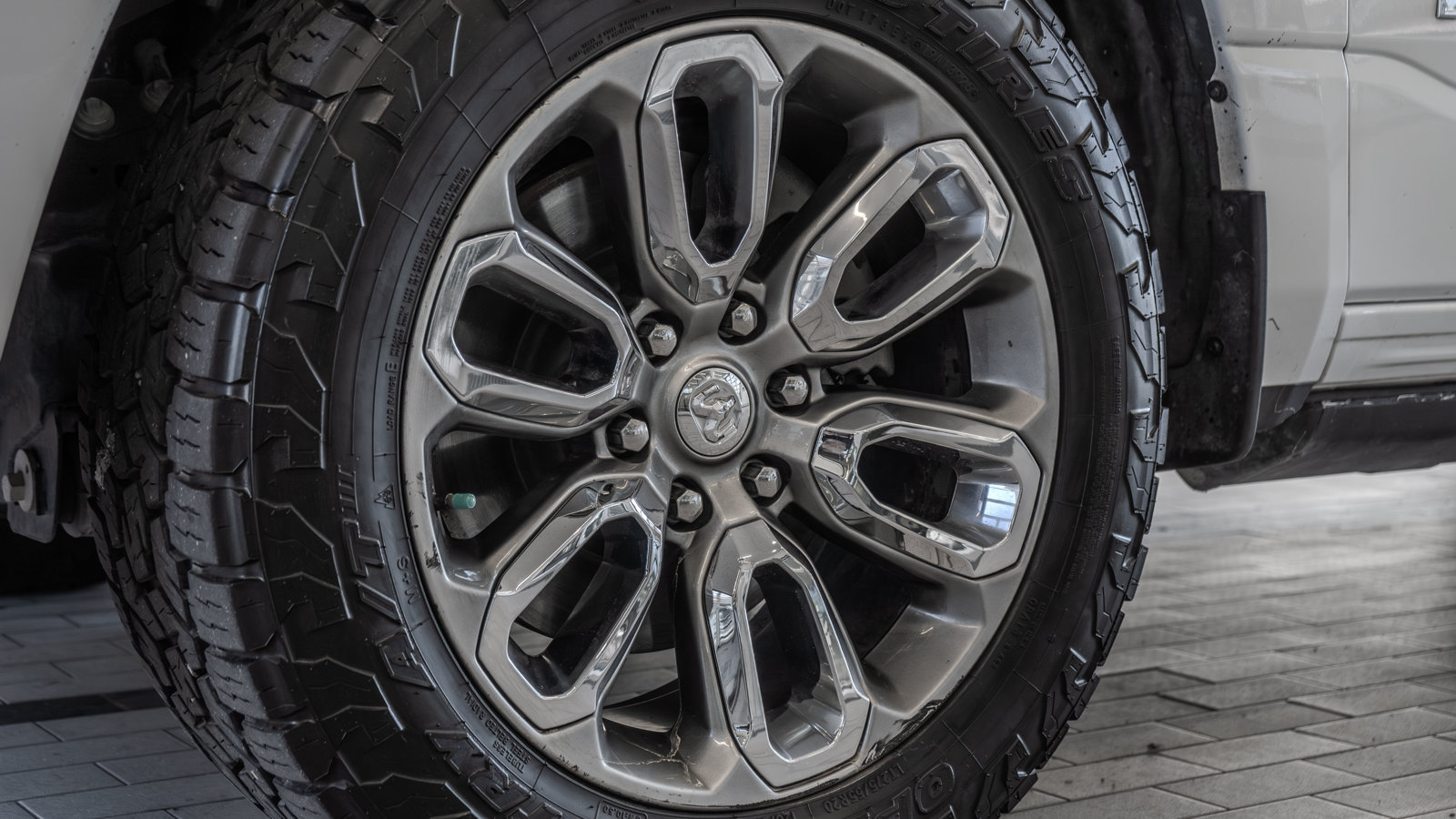 Used 2023 RAM 1500 Laramie AWD/4WD image 32