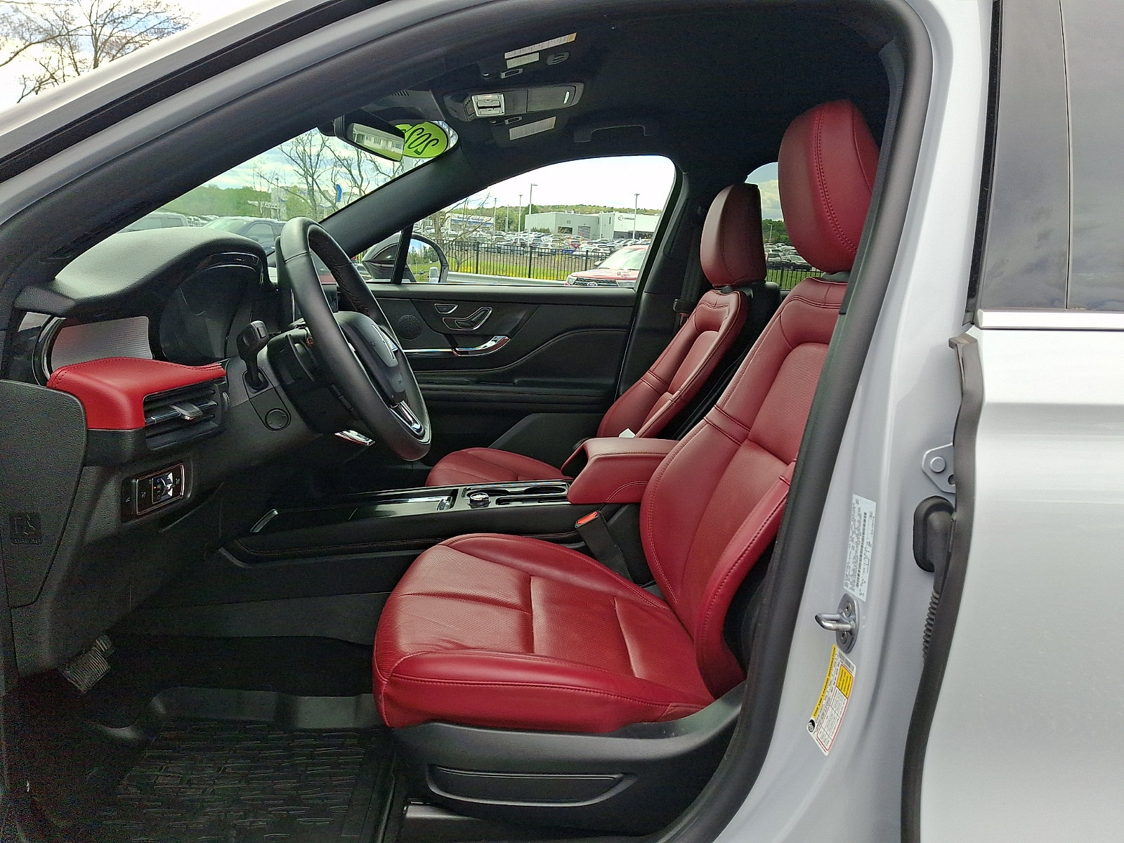 Certified 2025 Lincoln Corsair Reserve w/ Rear Removable Package Tray AWD/4WD image 14
