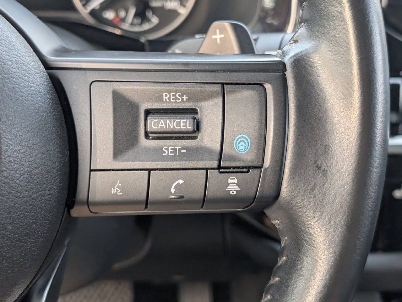 Used 2024 Nissan Pathfinder SV FWD image 23