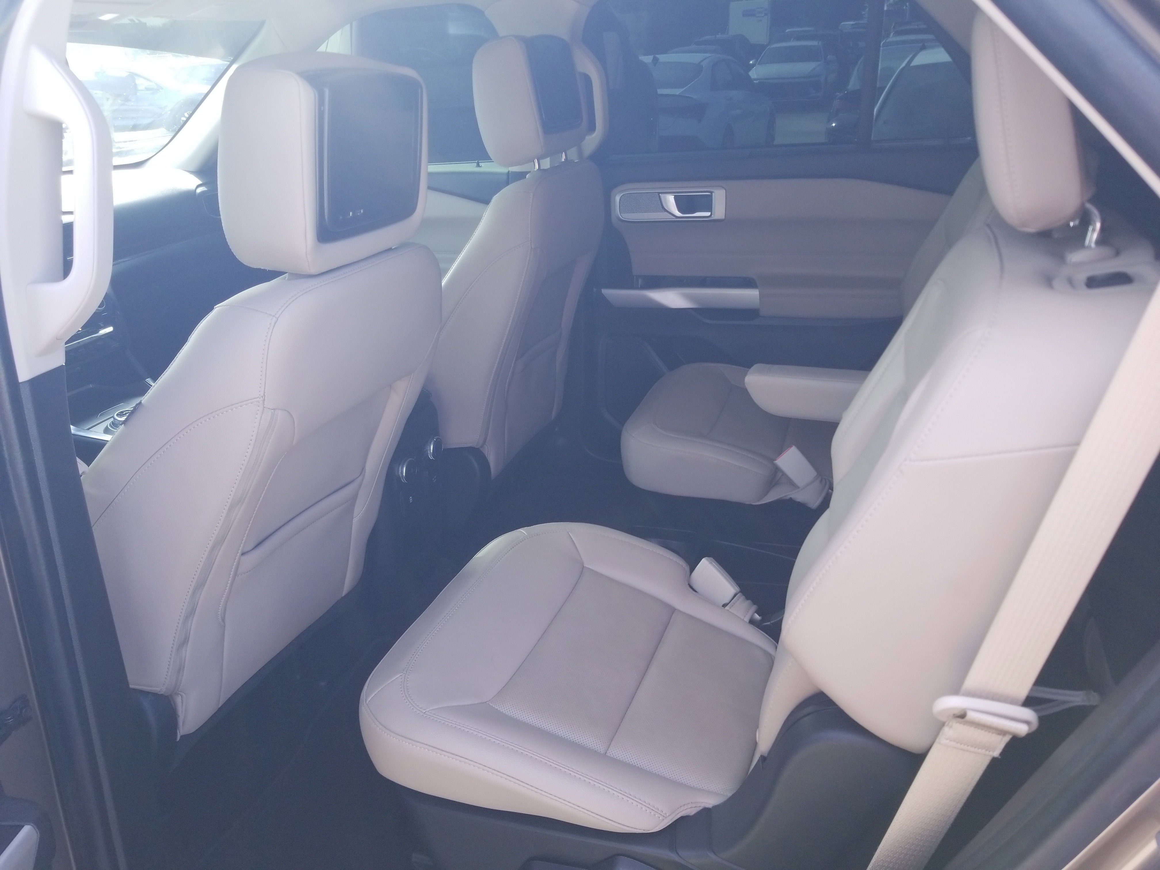 Used 2021 Ford Explorer Limited w/ Equipment Group 301A image 12