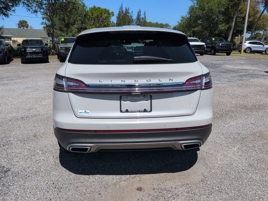 Used 2023 Lincoln Nautilus Reserve w/ Equipment Group 201A image 4