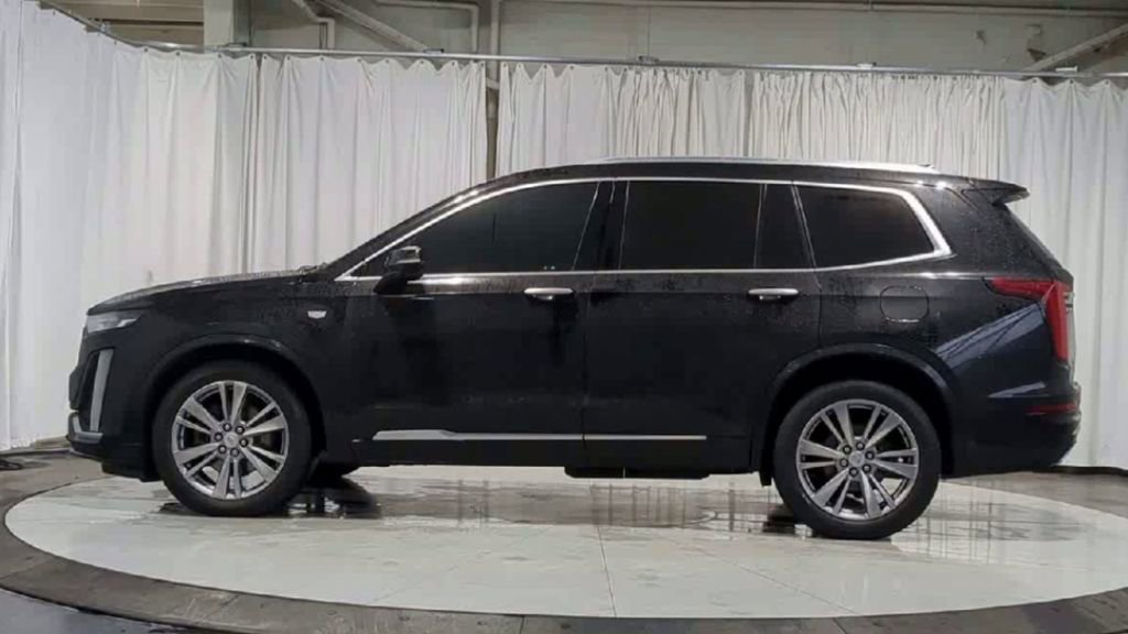 Used 2023 Cadillac XT6 Premium Luxury image 6