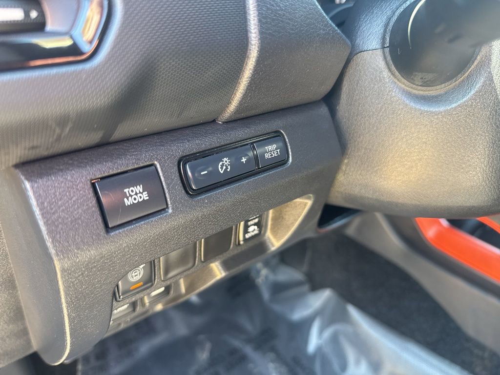 Used 2023 Nissan Frontier PRO-4X w/ Pro Convenience Package AWD/4WD image 23