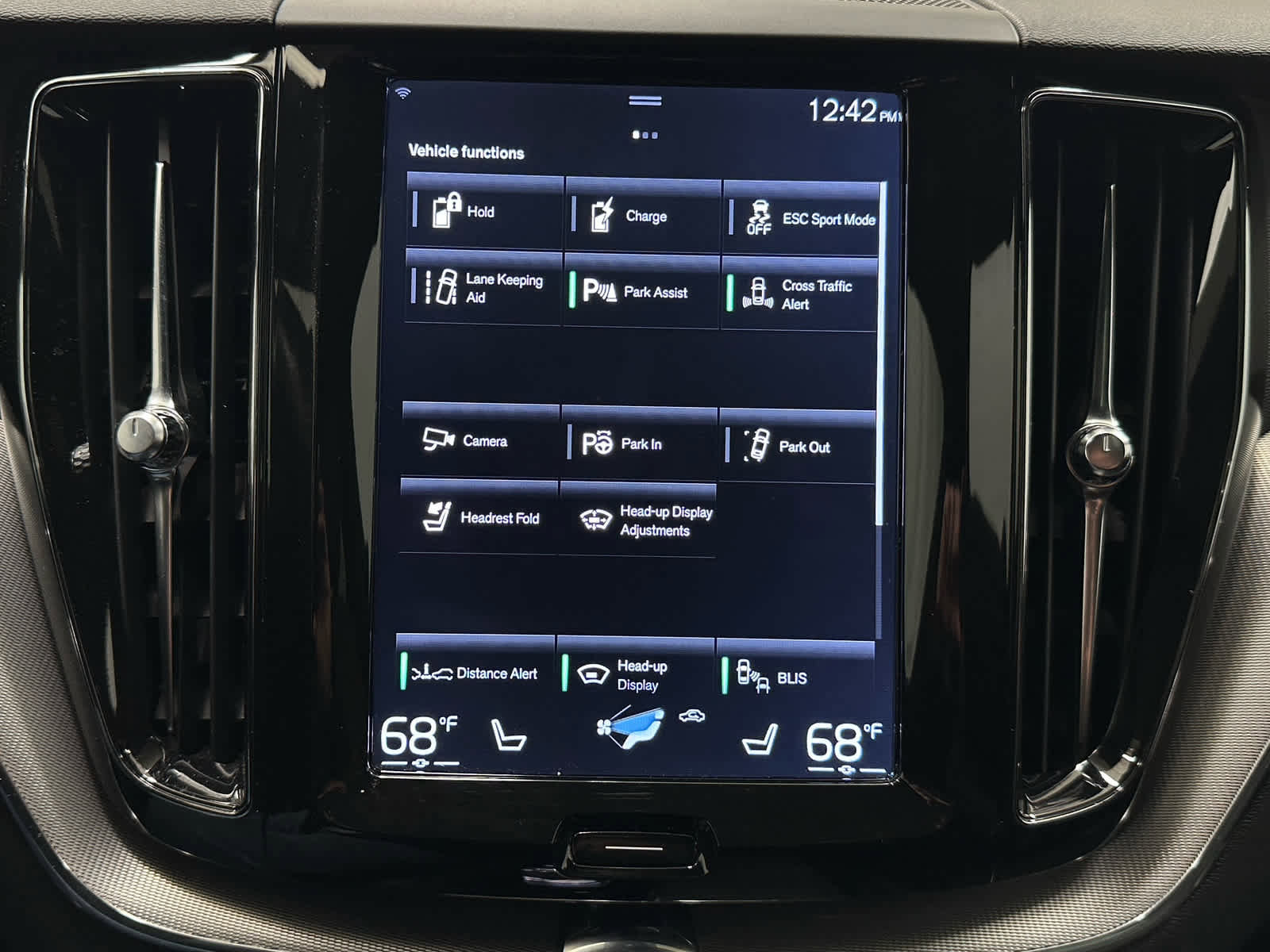 Used 2018 Volvo XC60 T8 R-Design w/ Convenience Package image 35