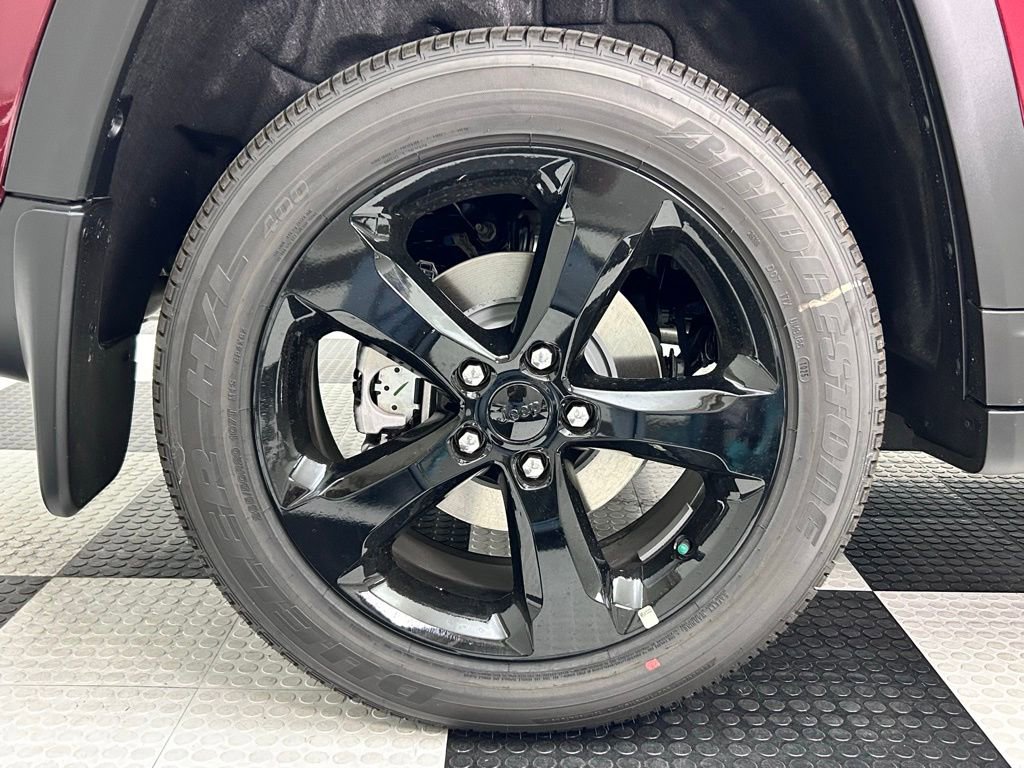 New 2025 Jeep Grand Cherokee 4WD image 9