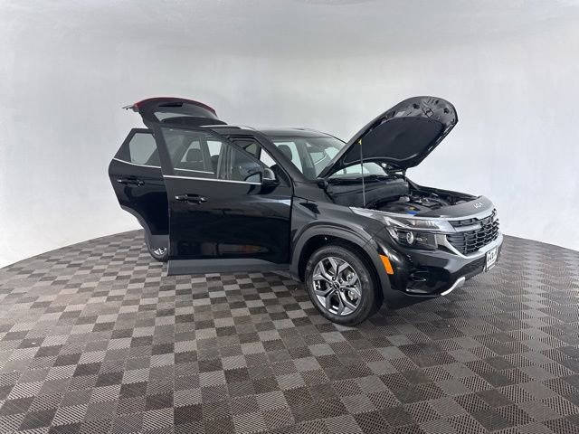 Certified 2024 Kia Seltos S image 14