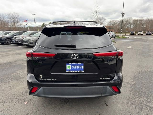 Used 2021 Toyota Highlander XLE image 7