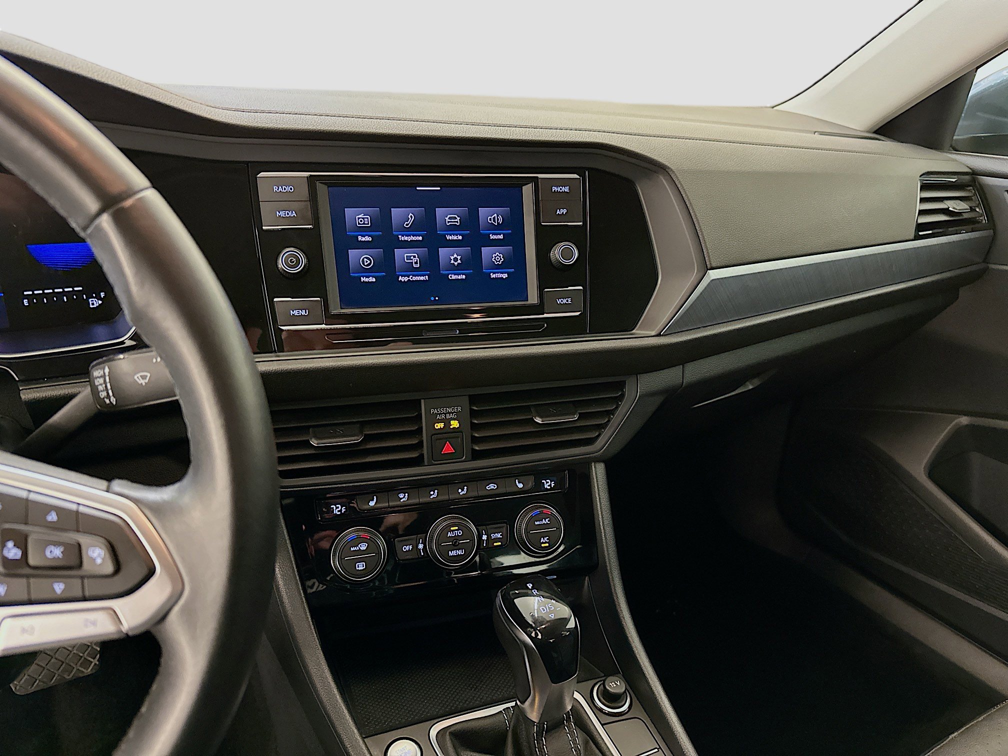 Used 2024 Volkswagen Jetta SE image 25