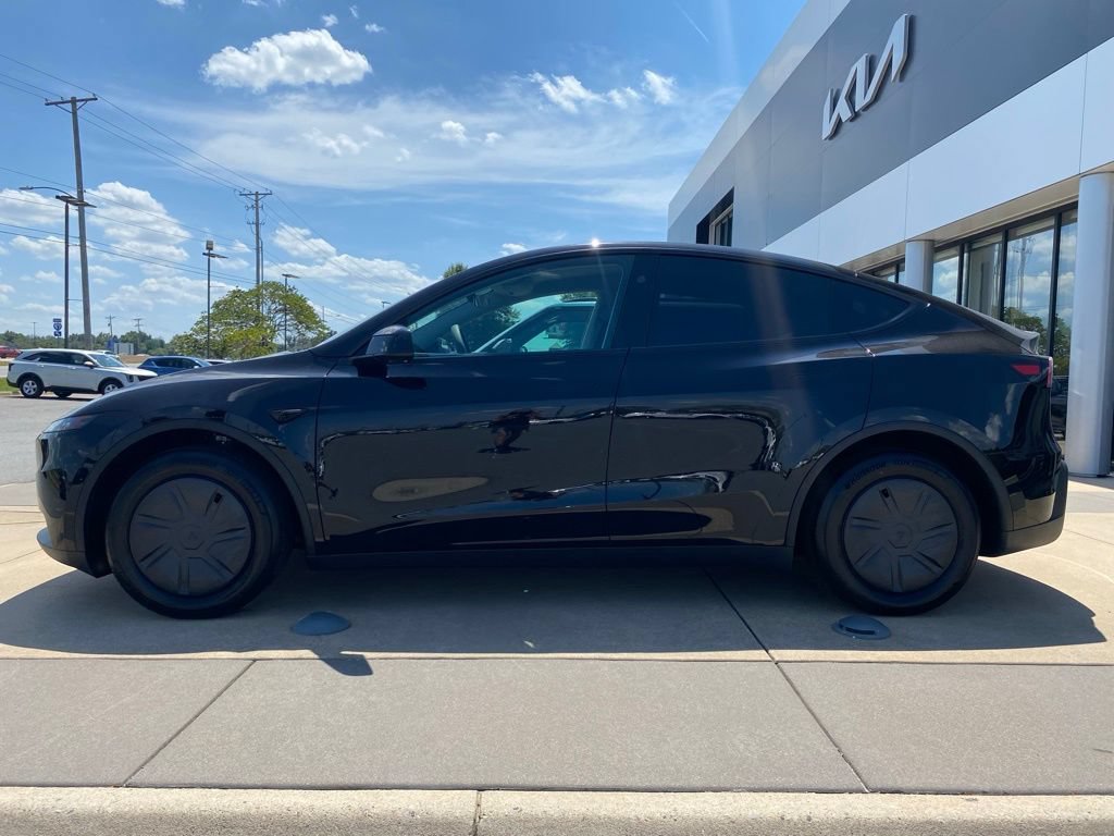 Used 2026 Tesla Model Y 2WD image 4