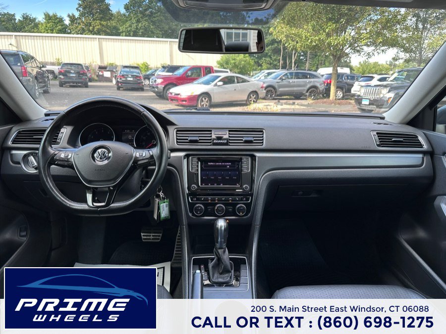 Used 2018 Volkswagen Passat 2.0T R-Line FWD image 18