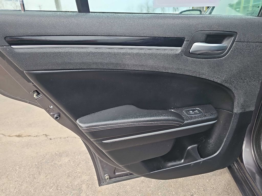 Used 2021 Chrysler 300 S image 41