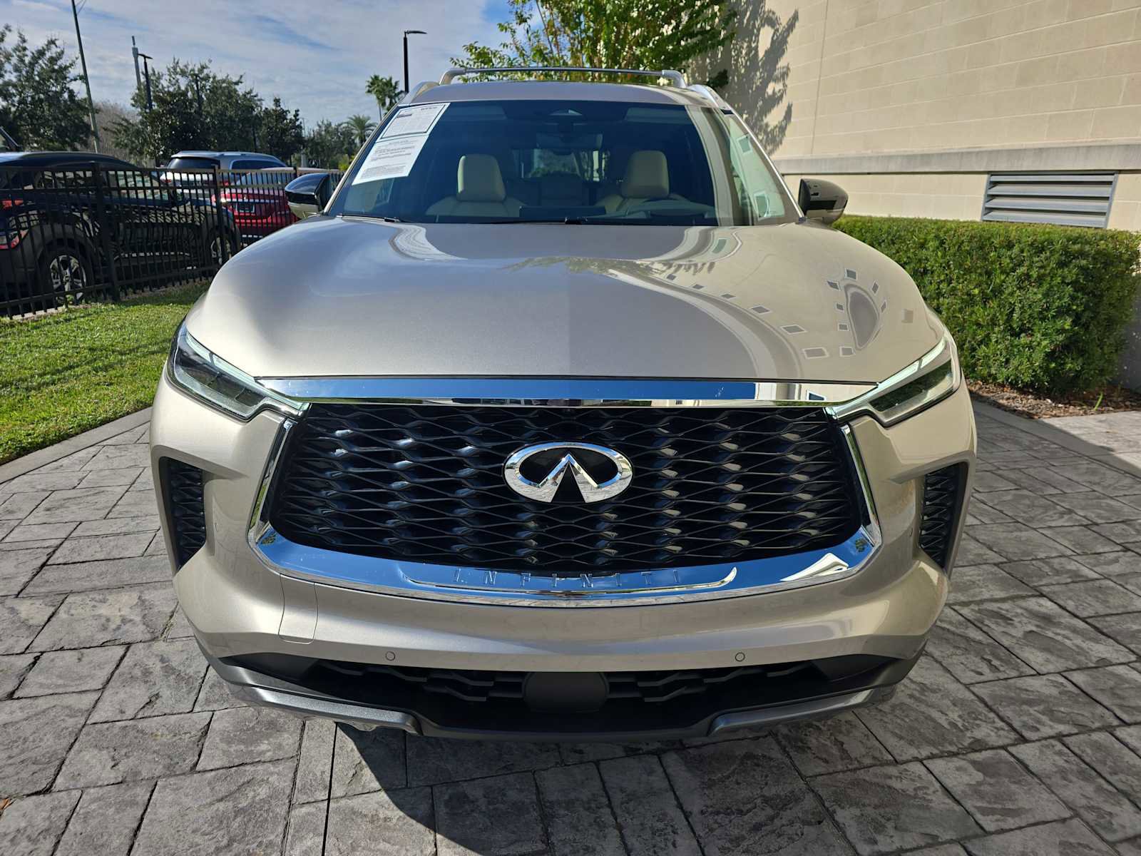 Certified 2025 INFINITI QX60 Sensory w/ Vision Package image 2