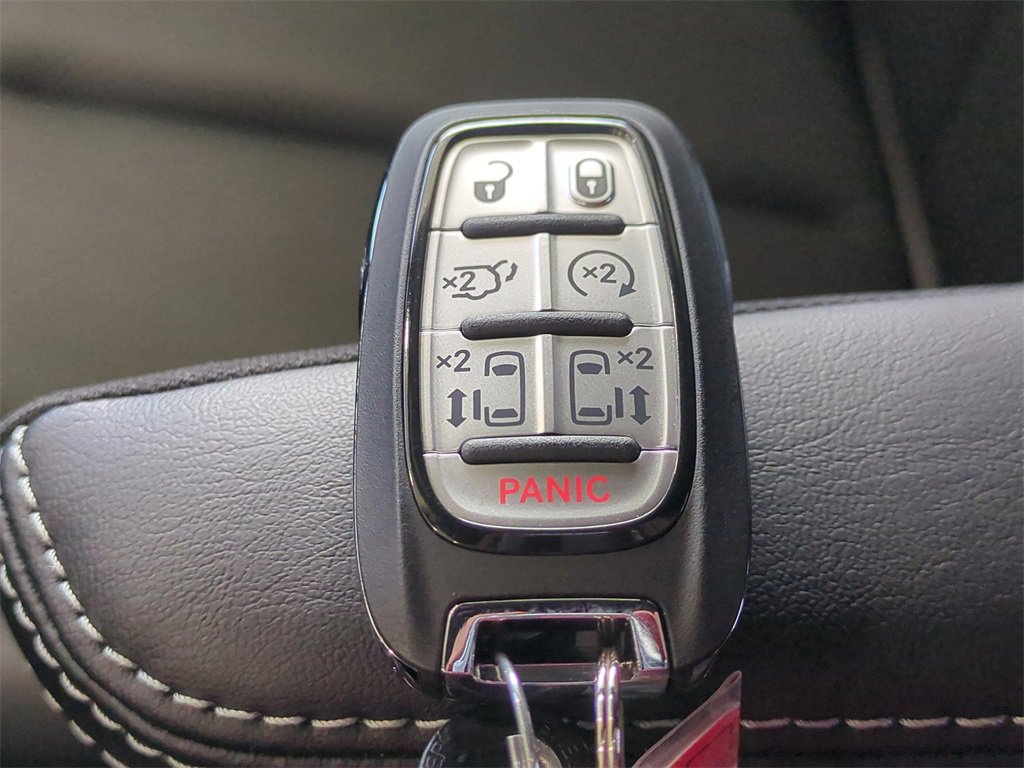 New 2026 Chrysler Pacifica Select image 31