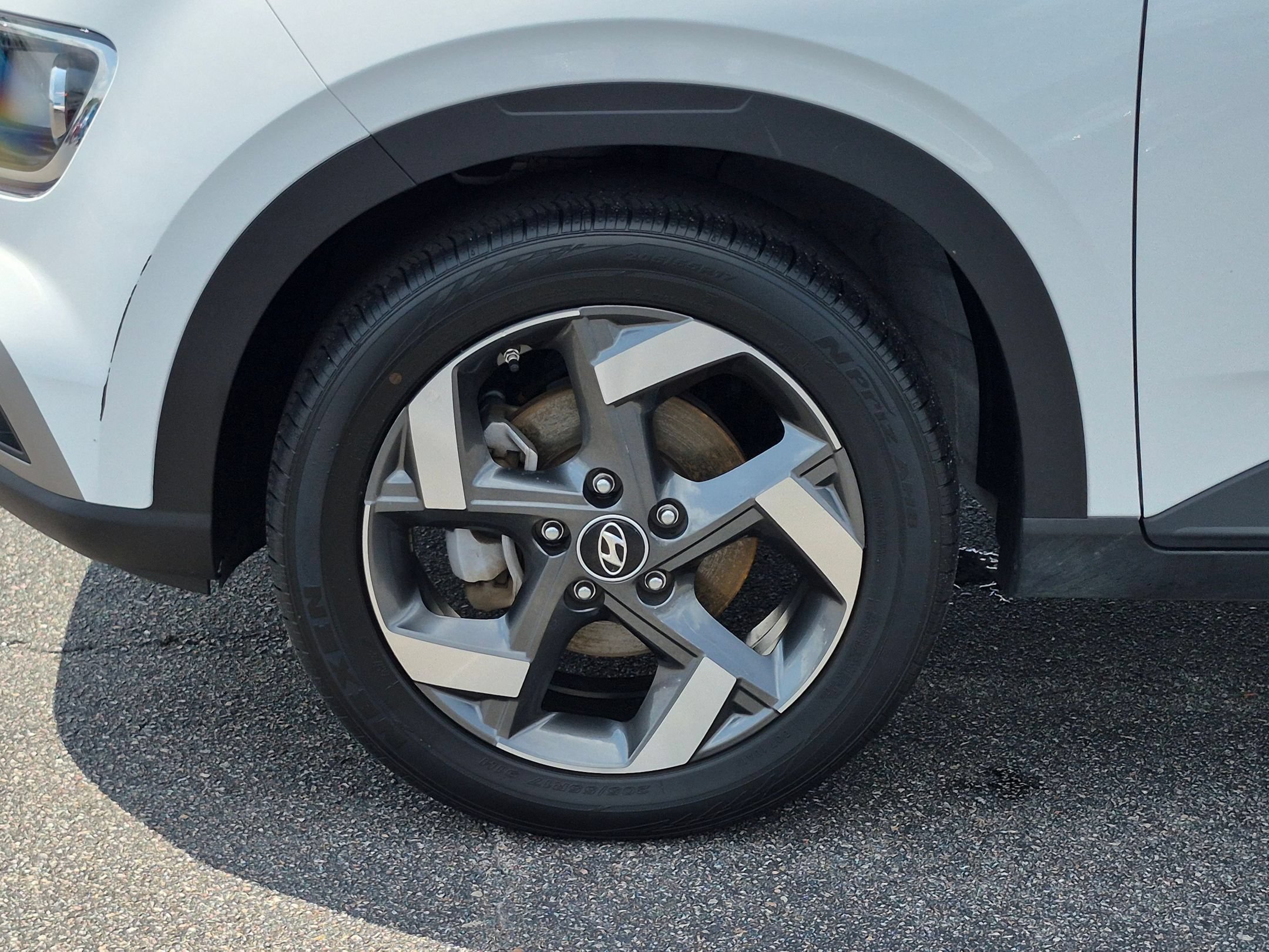 Used 2025 Hyundai Venue SEL FWD image 10