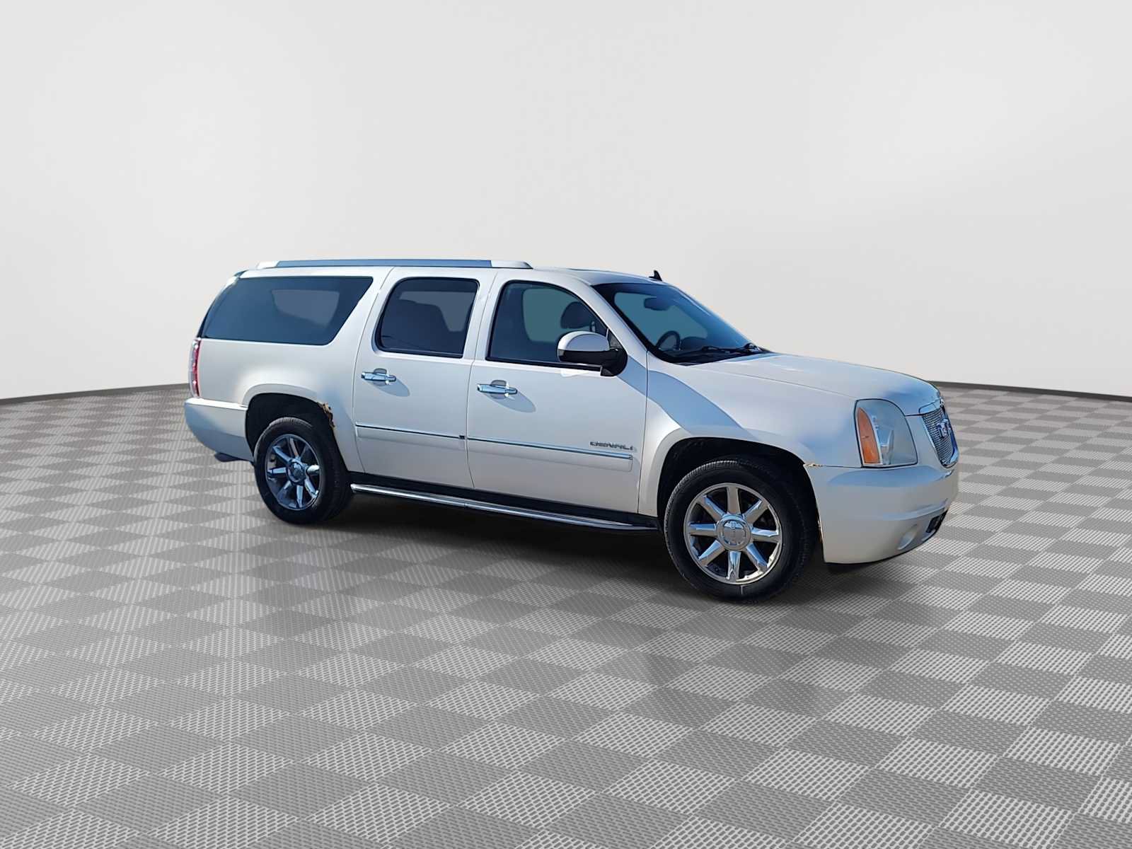 Used 2012 GMC Yukon XL Denali AWD/4WD image 9