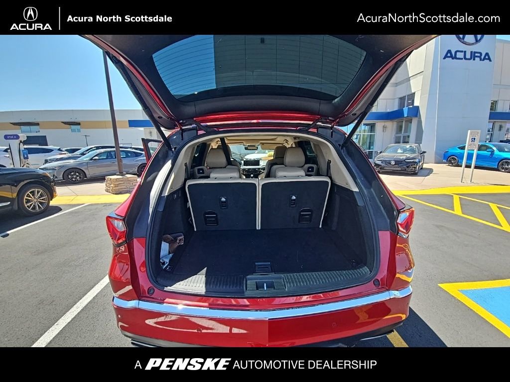 Used 2023 Acura MDX SH-AWD w/ Technology Package image 9