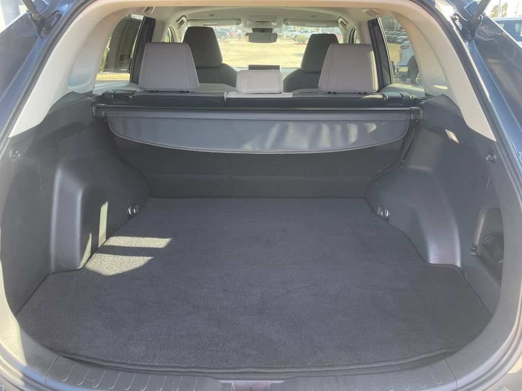 Used 2025 Toyota RAV4 XLE AWD/4WD image 26