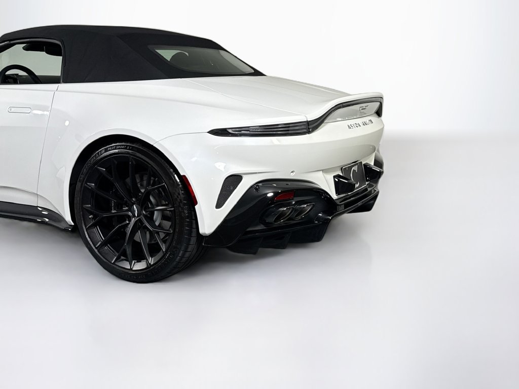Used 2026 Aston Martin V8 Vantage Convertible RWD image 25