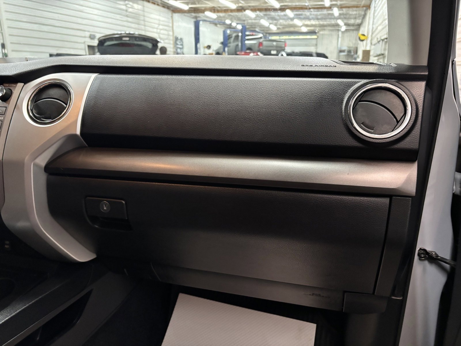 Used 2019 Toyota Tundra SR5 image 28