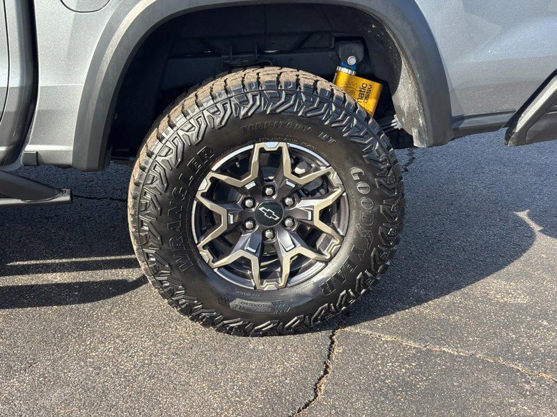 Used 2024 Chevrolet Colorado ZR2 w/ ZR2 Convenience Package III image 9