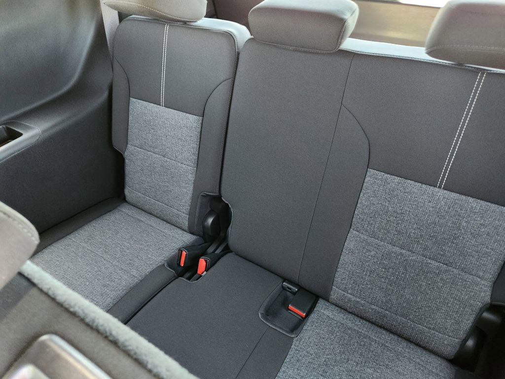 New 2025 GMC Acadia Elevation image 21