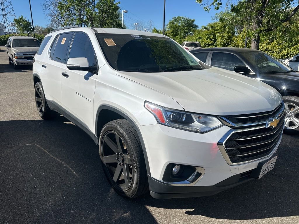 Used 2020 Chevrolet Traverse LT image 1