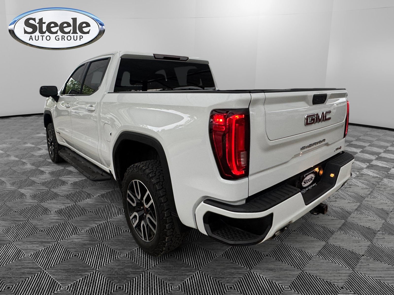 Used 2021 GMC Sierra 1500 AT4 AWD/4WD image 3