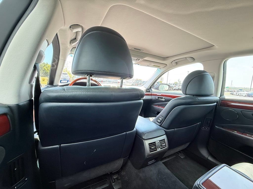 Used 2010 Lexus LS 460 w/ Comfort Pkg RWD image 26