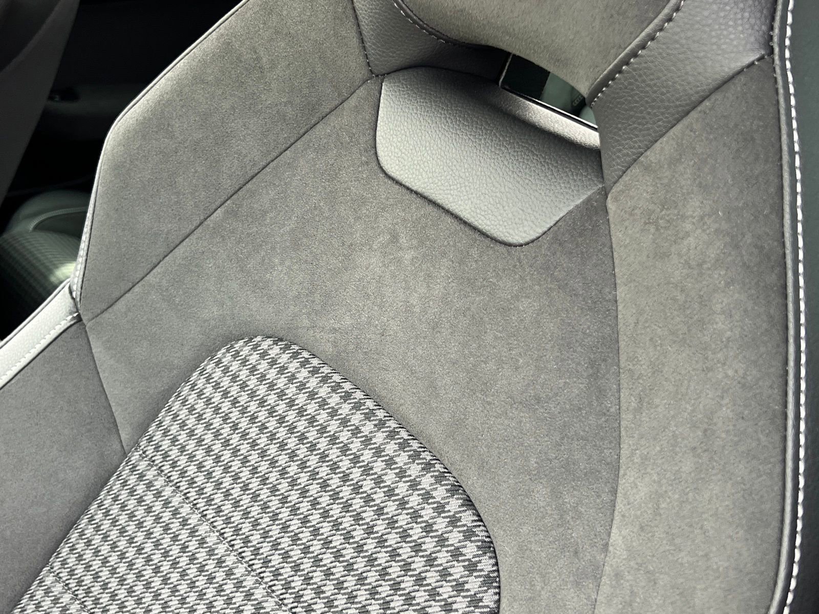 Certified 2026 Porsche Panamera GTS image 39