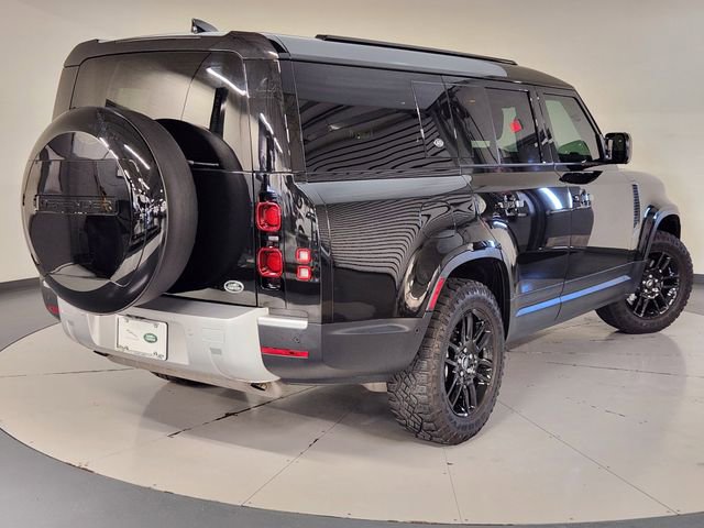 Used 2023 Land Rover Defender 130 SE video 2