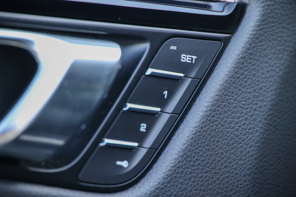 Certified 2026 Porsche Macan Turbo AWD/4WD image 12
