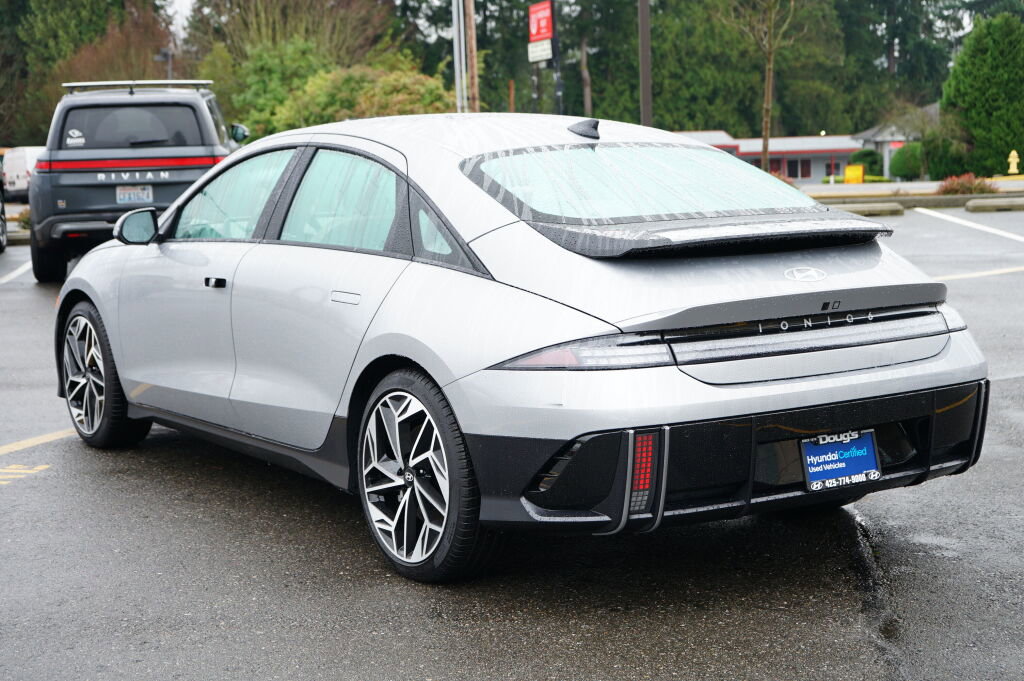 Used 2025 Hyundai Ioniq 6 SEL RWD image 8