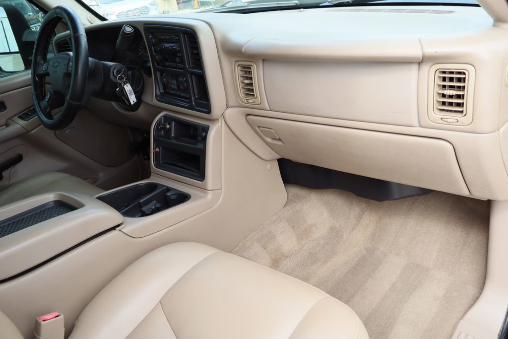 Used 2006 Chevrolet Silverado 2500 LT w/ Heavy-Duty Power Package image 29