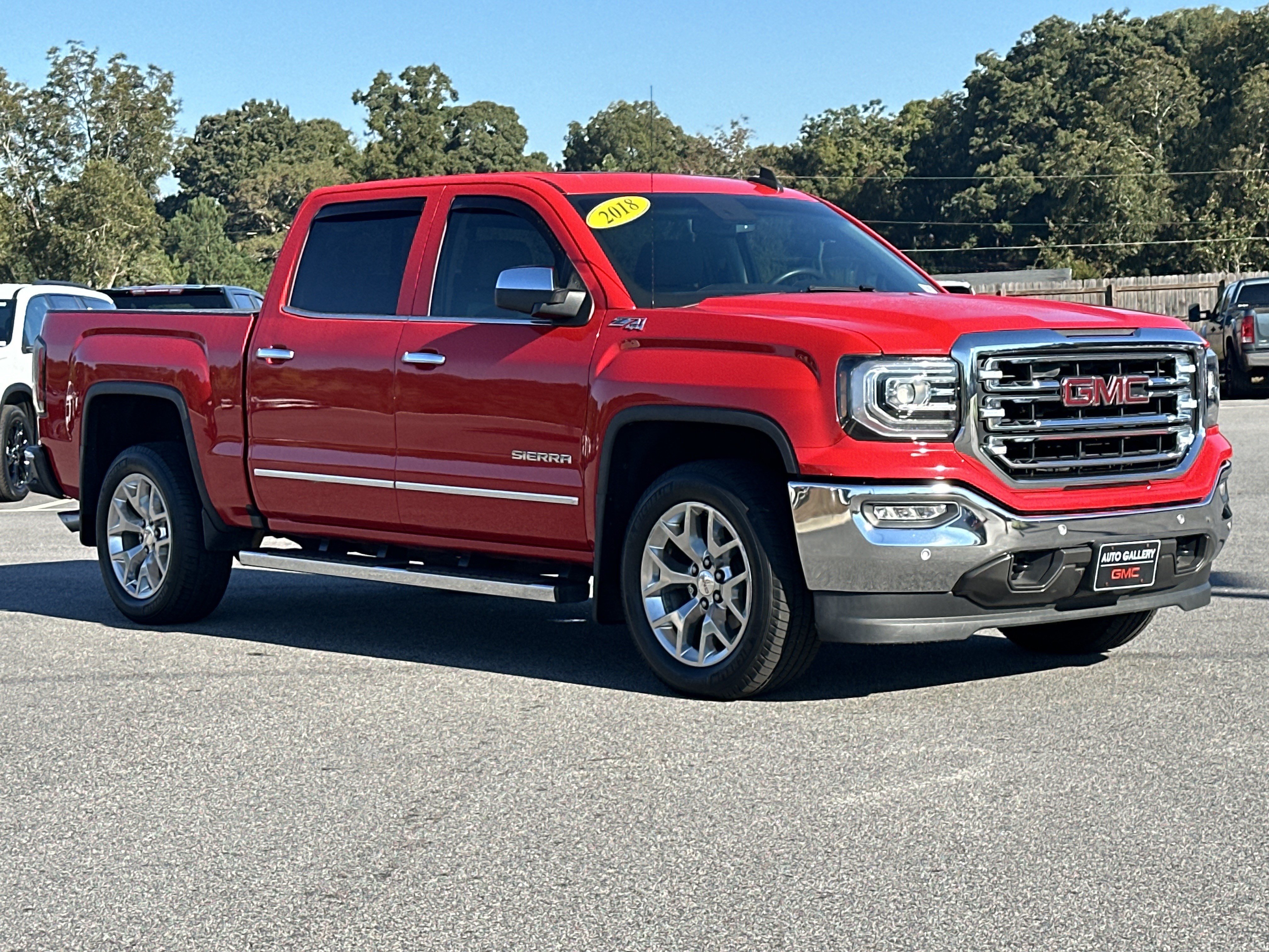 Used 2018 GMC Sierra 1500 SLT AWD/4WD image 3