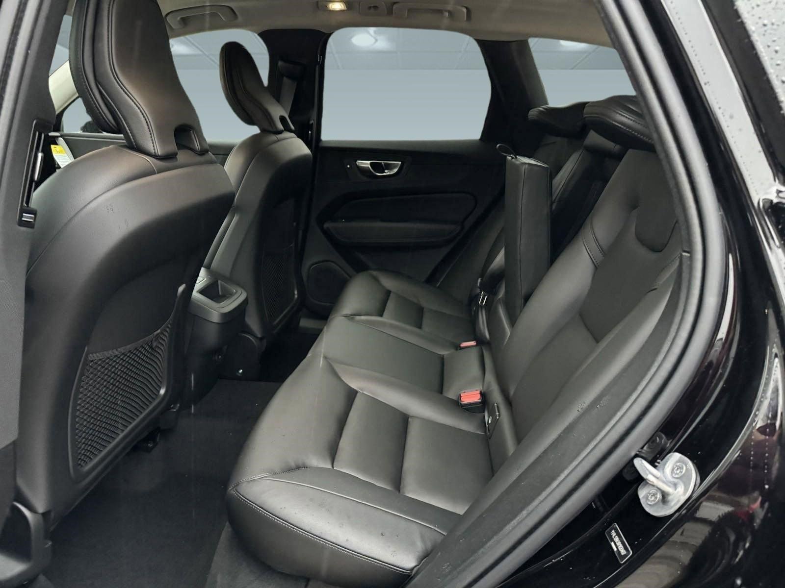 New 2024 Volvo XC60 B5 Core w/ Protection Package Premier AWD/4WD image 14