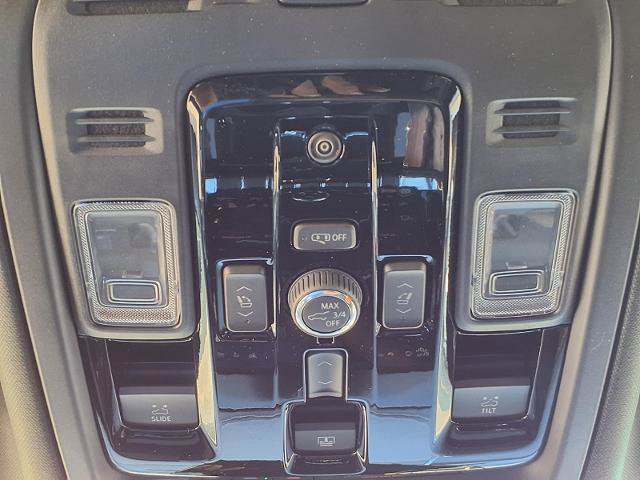 New 2026 GMC Yukon XL Denali w/ Denali Reserve Package AWD/4WD image 18