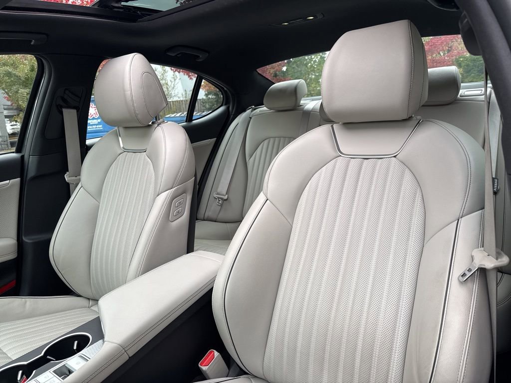 Used 2023 Genesis G70 2.0T w/ Sport Prestige Package image 13
