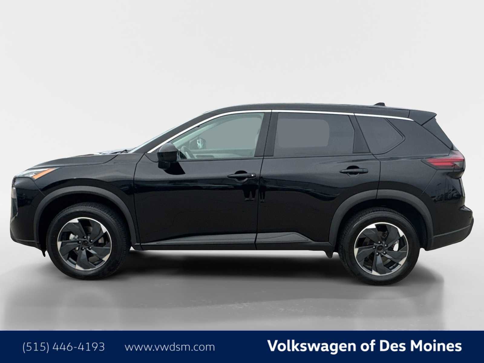 Used 2025 Nissan Rogue SV image 3