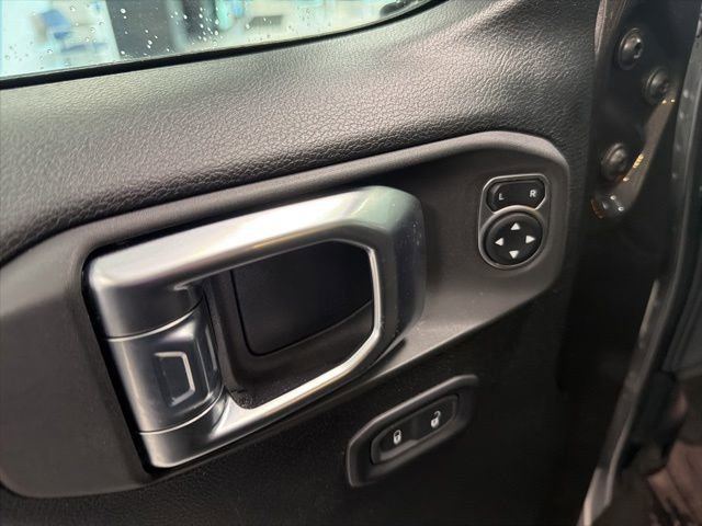 Used 2020 Jeep Wrangler Sport AWD/4WD image 14