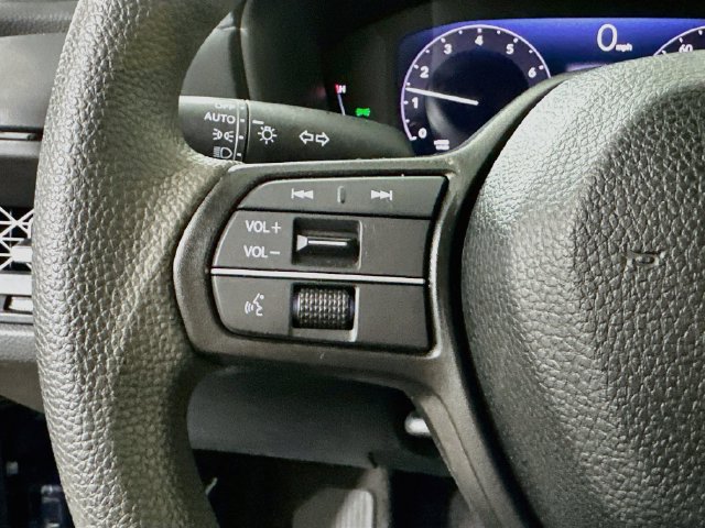 Certified 2025 Honda Accord SE image 10