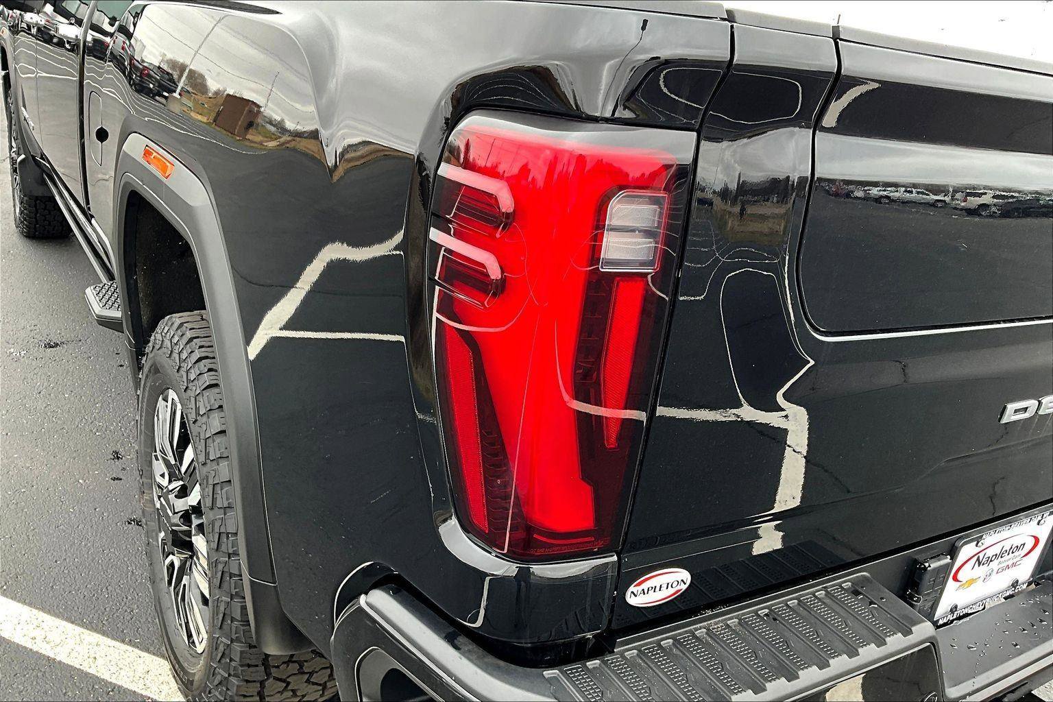 Used 2024 GMC Sierra 2500 Denali Ultimate w/ LPO, GMC Protection Package image 31