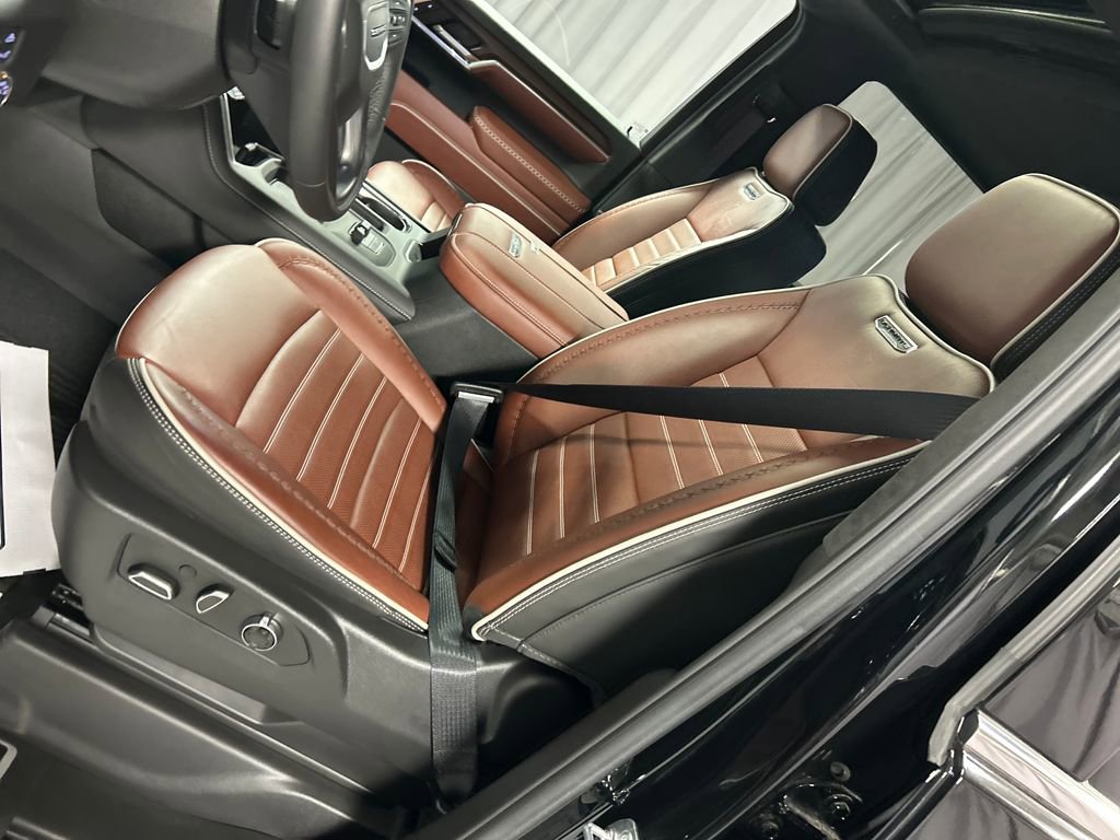 Used 2025 GMC Sierra 2500 Denali Ultimate image 12