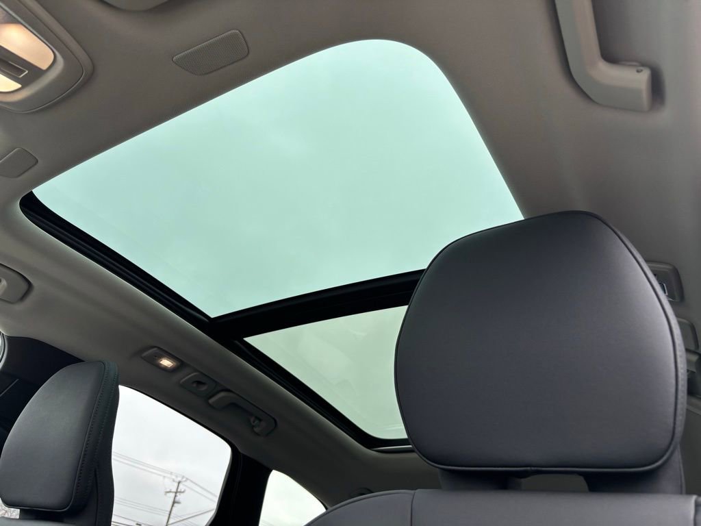 Certified 2026 Volvo XC60 B5 Plus w/ Protection Package Premier image 18