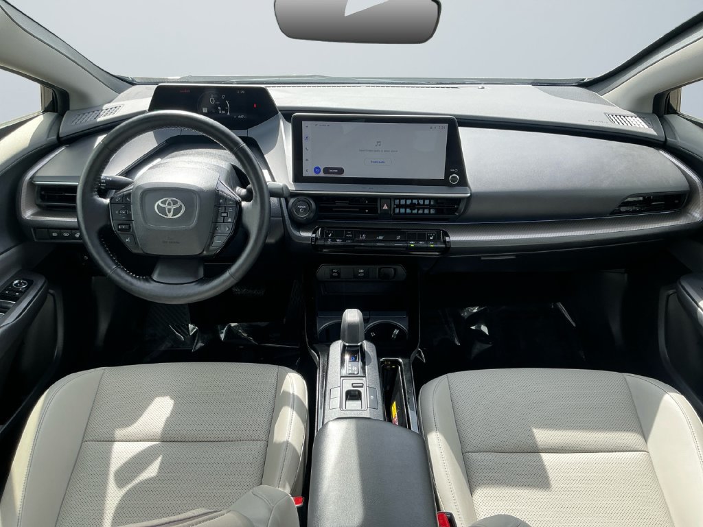 Used 2025 Toyota Prius XLE FWD image 11