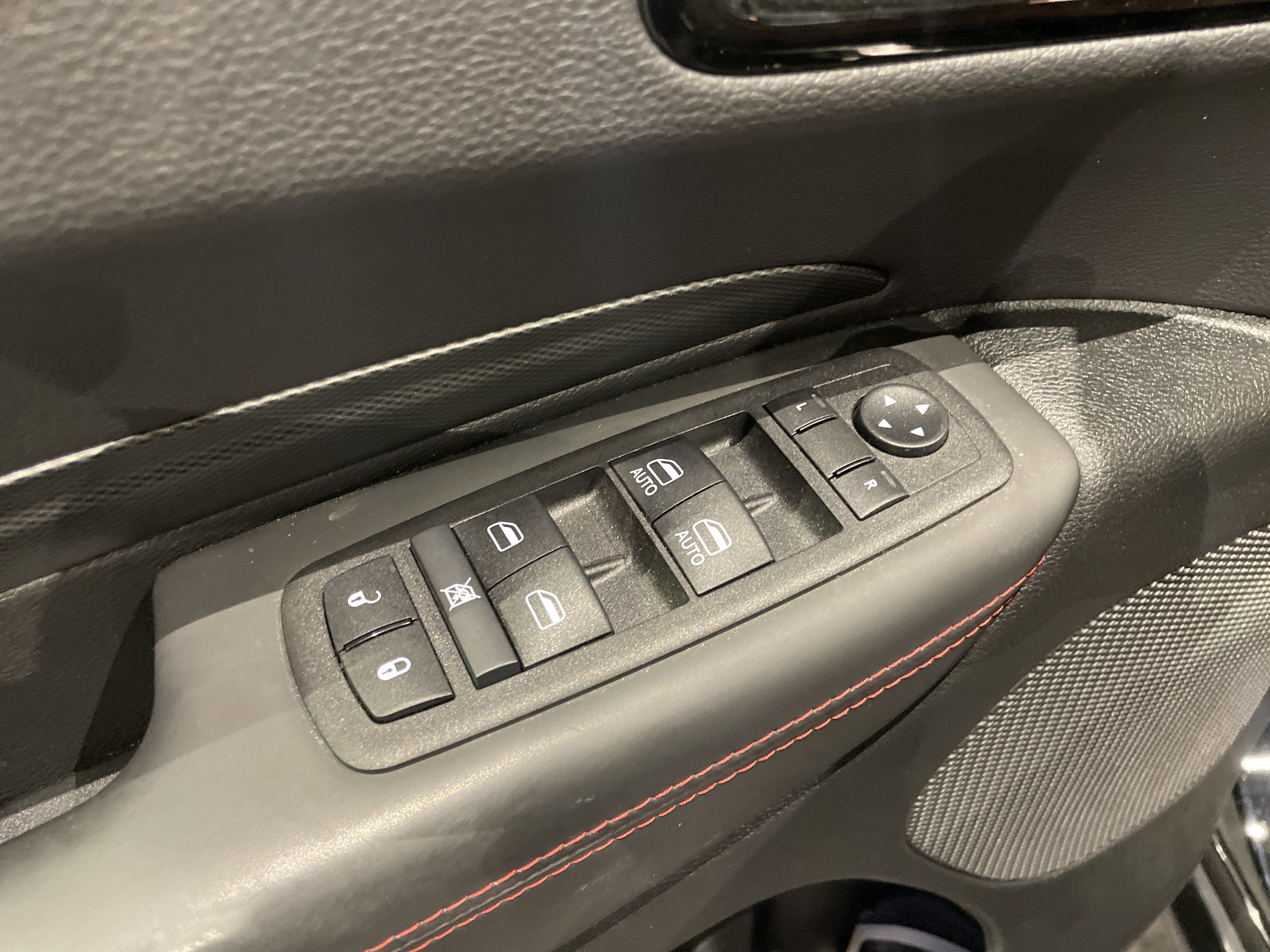 Used 2025 Dodge Durango R/T AWD/4WD image 16