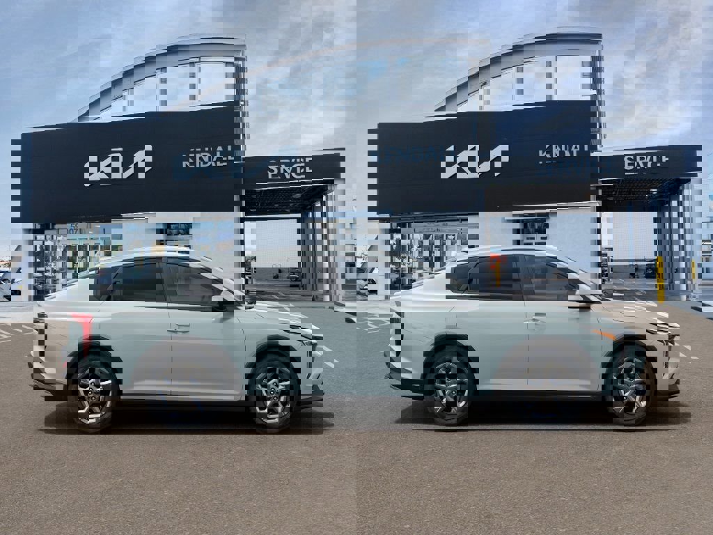 New 2026 Kia K4 LXS image 7