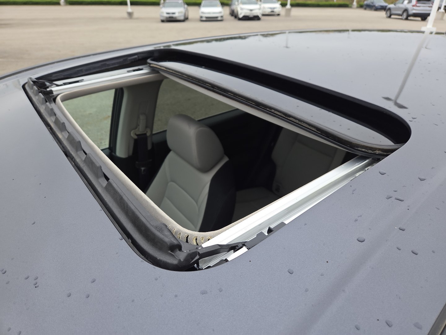 Used 2025 Honda CR-V EX image 3