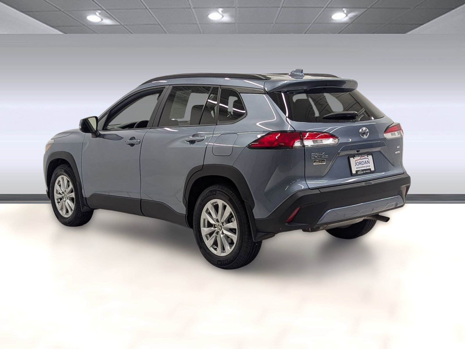 Used 2024 Toyota Corolla Cross LE image 2